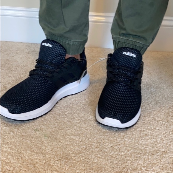 Men’s/Adidas/Black/Running Shoes/9.5/UltimateShow - Picture 2 of 8